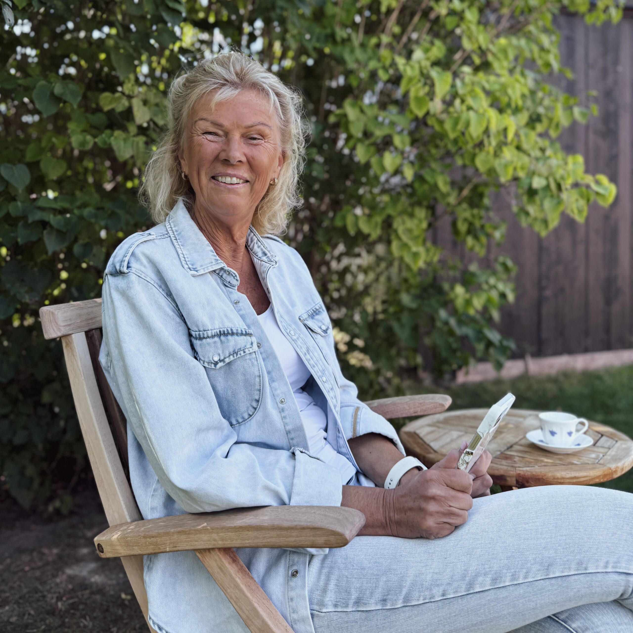 Susanne vid en dator