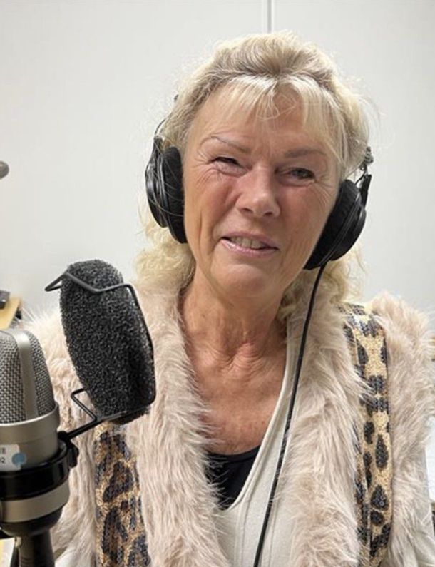 Susanne i en radiostudio